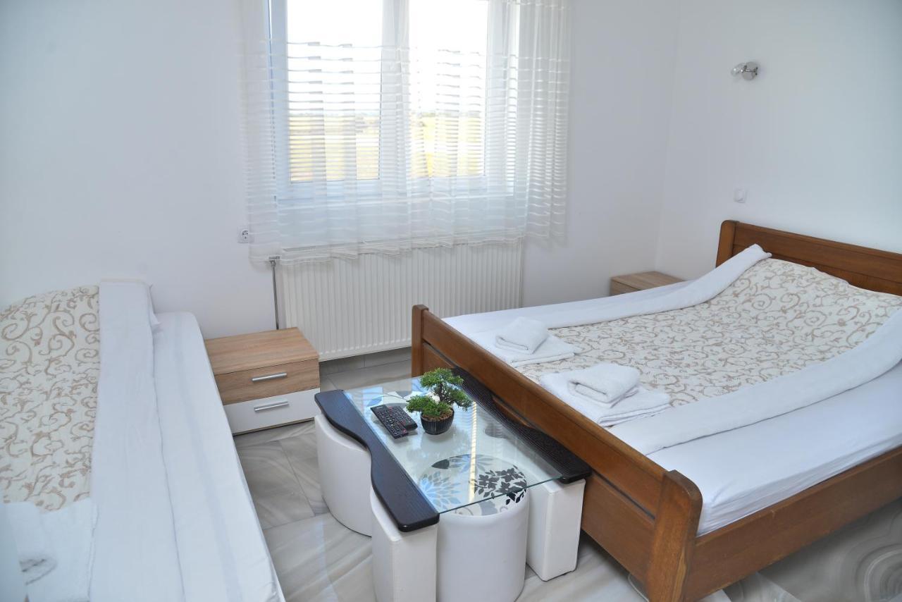 Bed and Breakfast Mesecev Konak Ниш Экстерьер фото