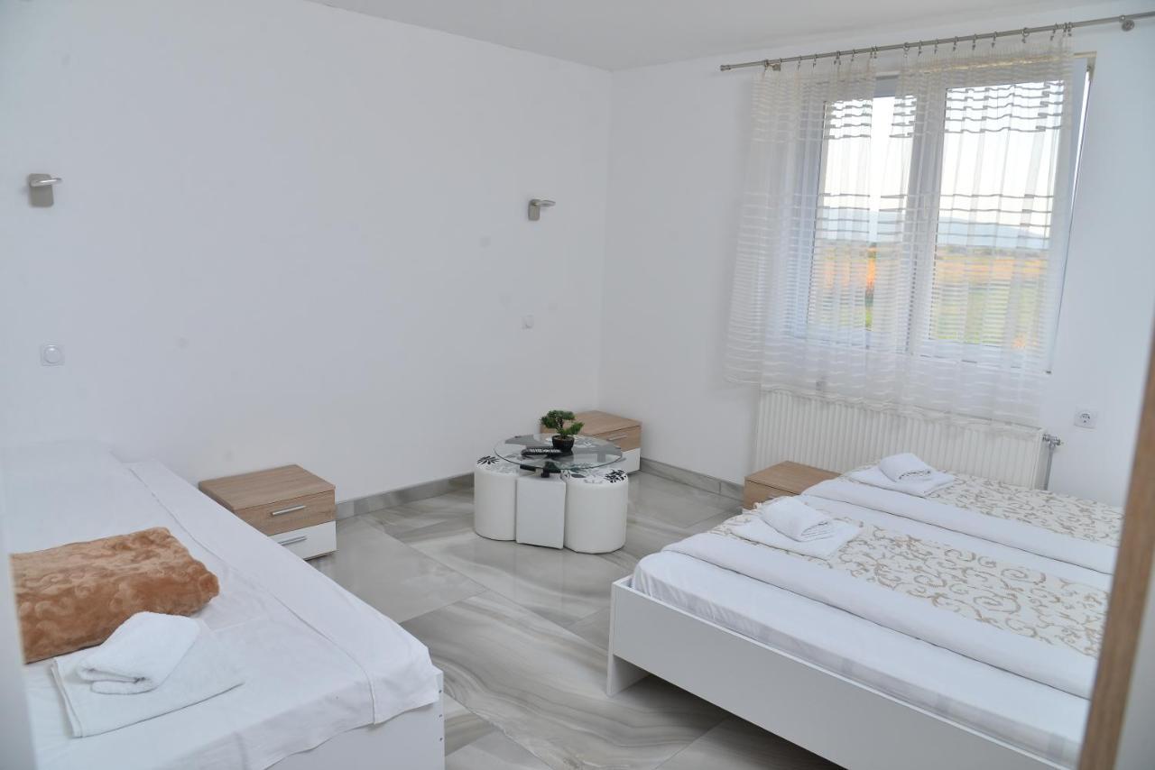 Bed and Breakfast Mesecev Konak Ниш Экстерьер фото